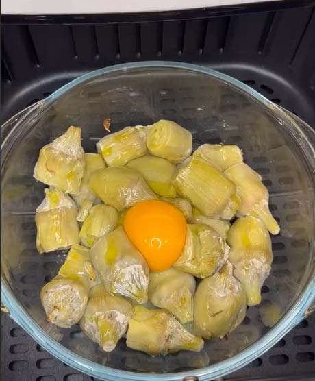 Alcachofas congeladas con huevo y jamón